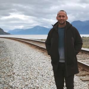 Meet your Posher, Perry andrés